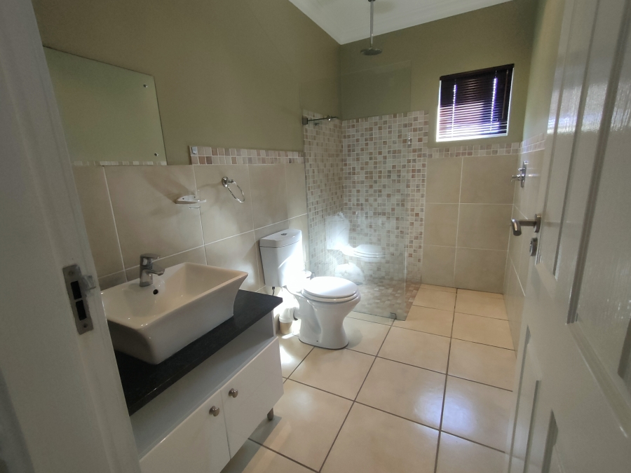 8 Bedroom Property for Sale in Wavecrest Eastern Cape